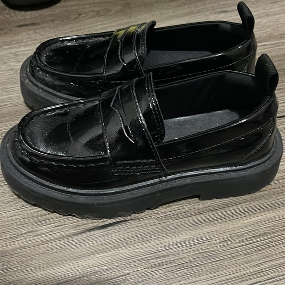 Zara toddler girl school lofters - Picture 2 of 6